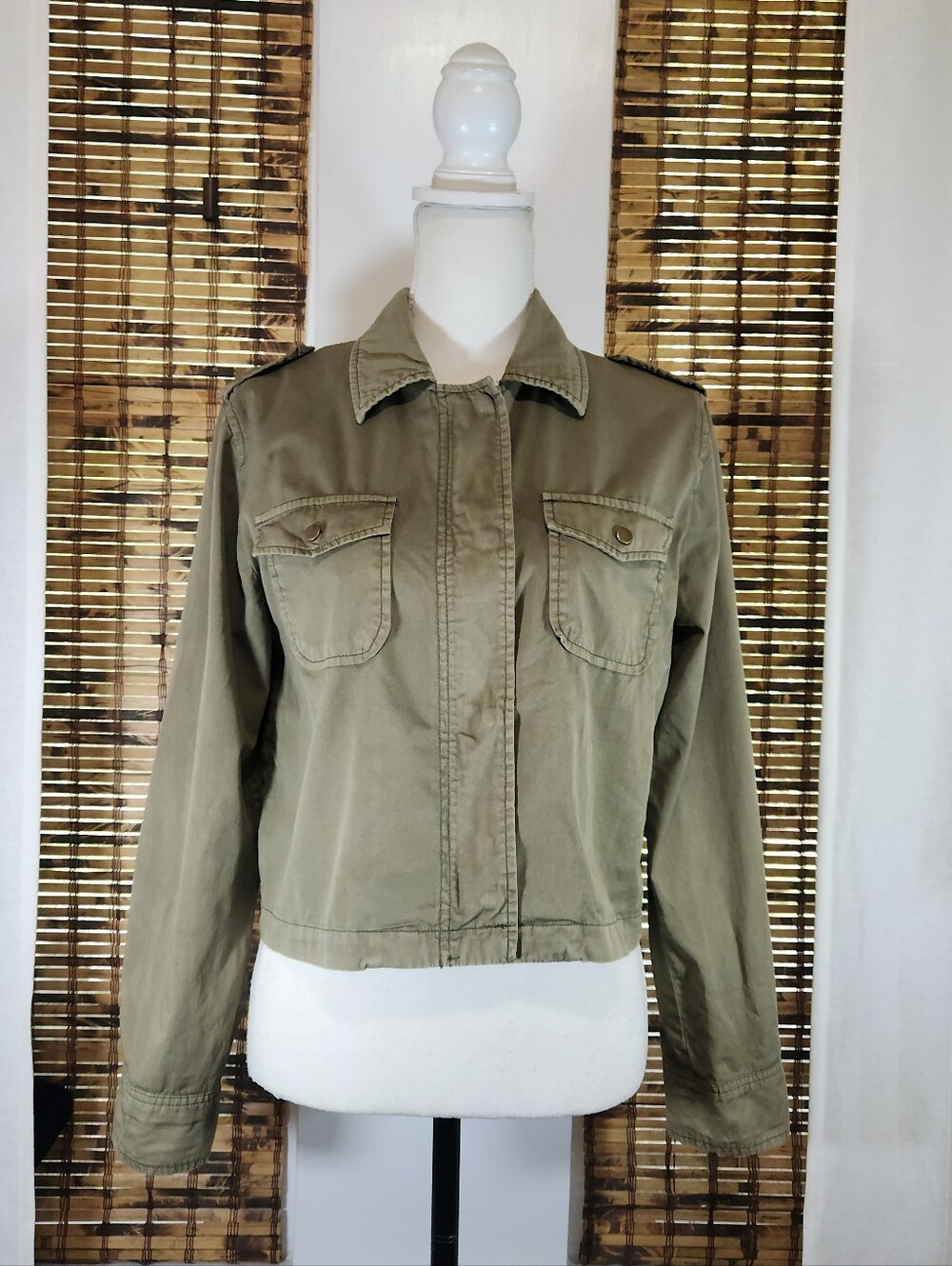 ✨ Velvet by Graham & Spencer Cropped Military Utility Jacket ✨